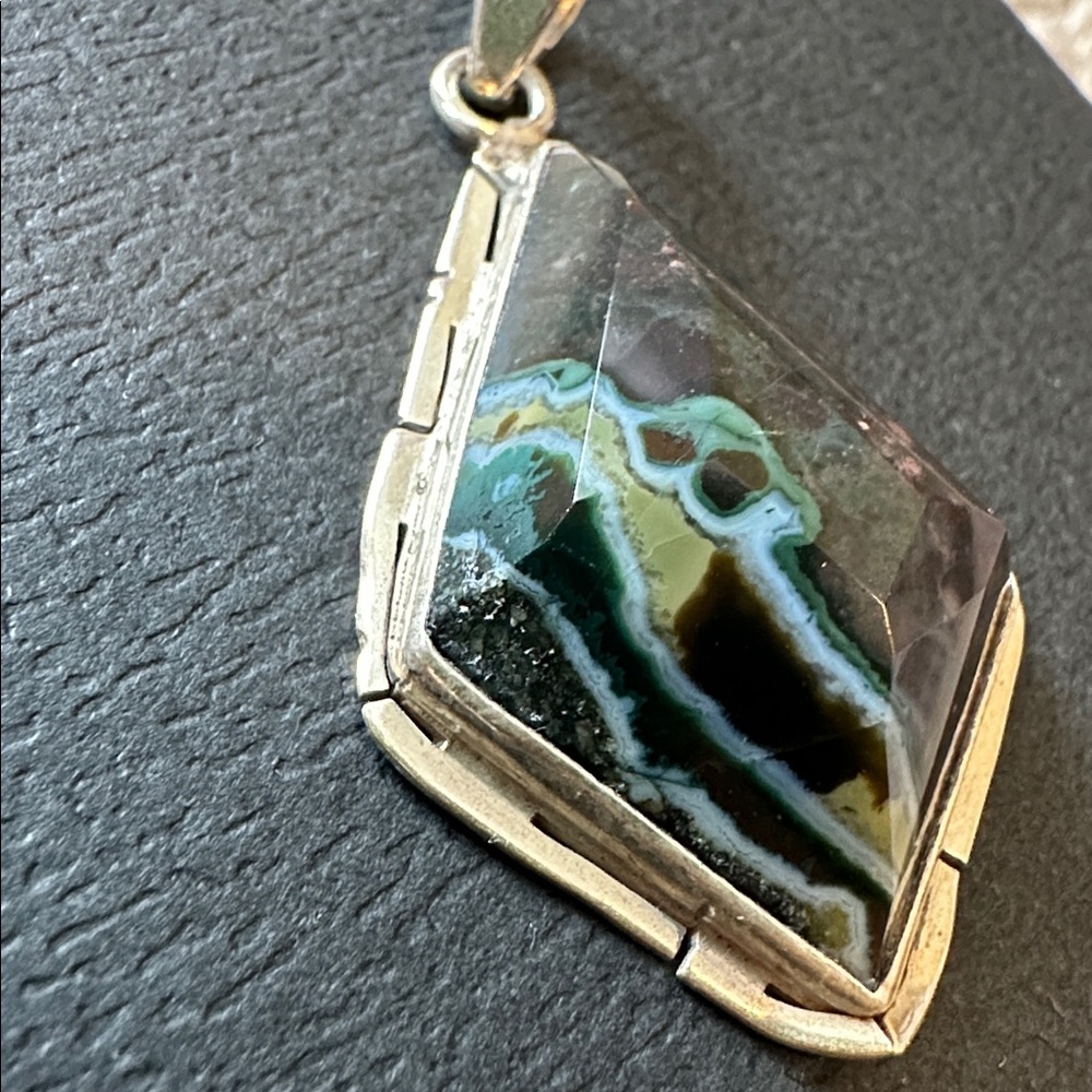 Silver Black and Green Gemstone Pendant - Picture 3 of 3